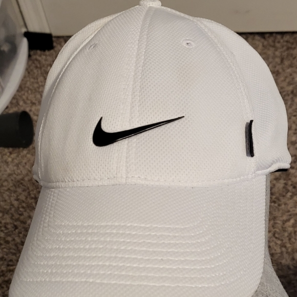 Nike hats - Picture 4 of 4